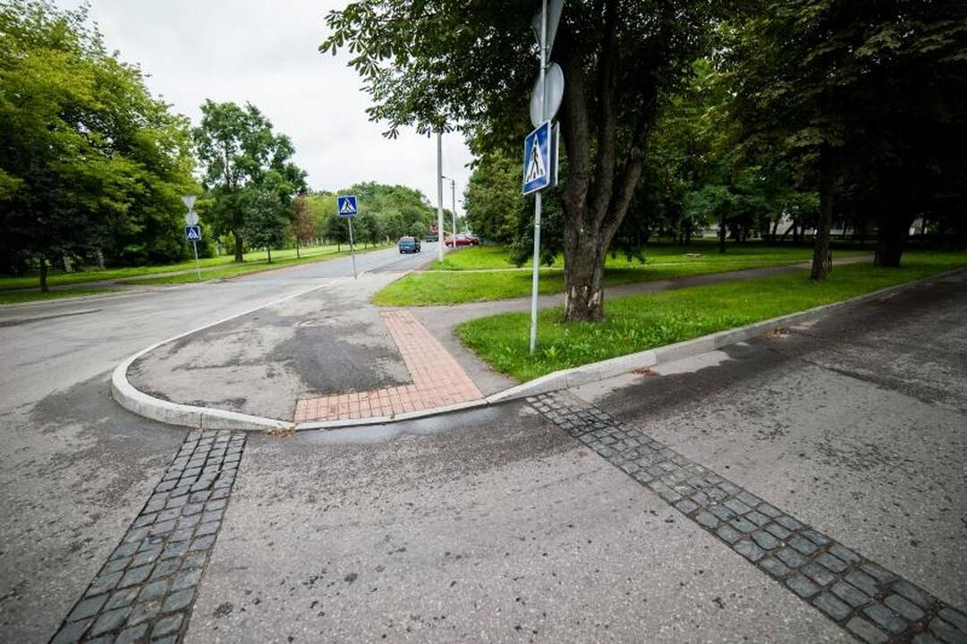 Radvilėnų plentas ir po remonto – tarsi kaimo kelias