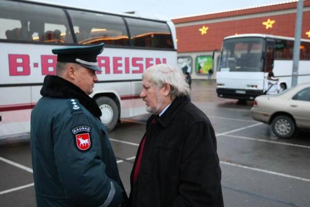 V.Šustauskas grįžo į Kauną - greitkelio blokuoti nepavyko (papildyta)