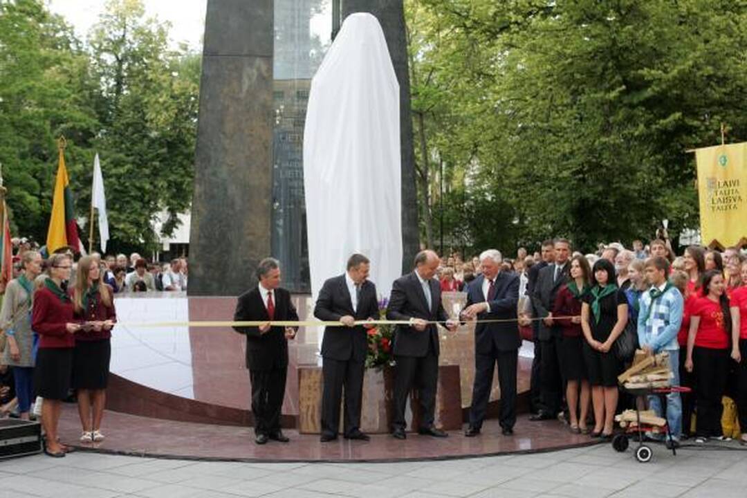 Pasaulyje suskambo Lietuvos himnas (papildyta)