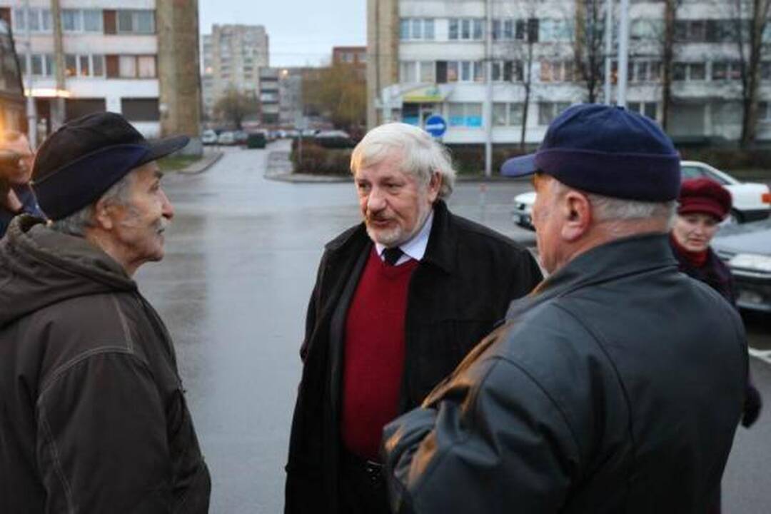 V.Šustauskas grįžo į Kauną - greitkelio blokuoti nepavyko (papildyta)