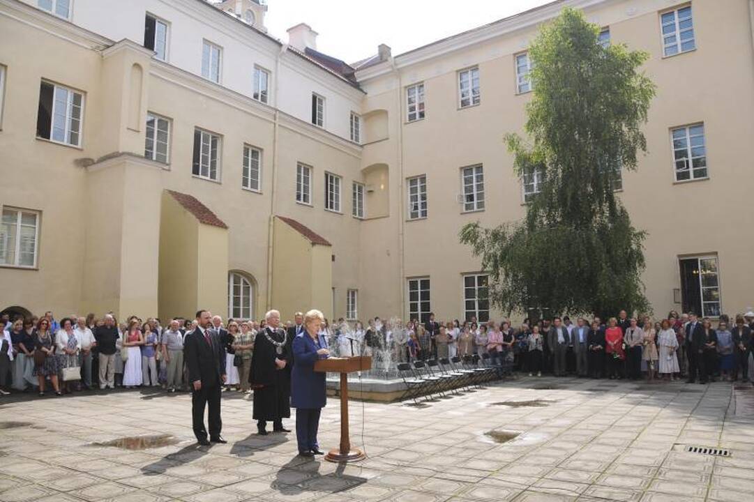 Vilniuje atidengta atminimo lenta Just.Marcinkevičiui