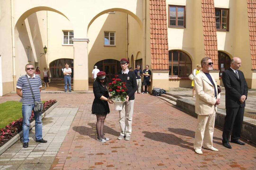 Vilniuje atidengta atminimo lenta Just.Marcinkevičiui