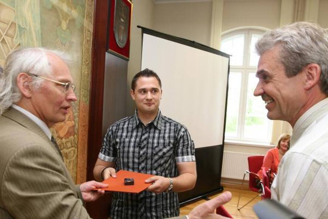 Pagerbti iškiliausi Klaipėdos universiteto studentai humanitarai