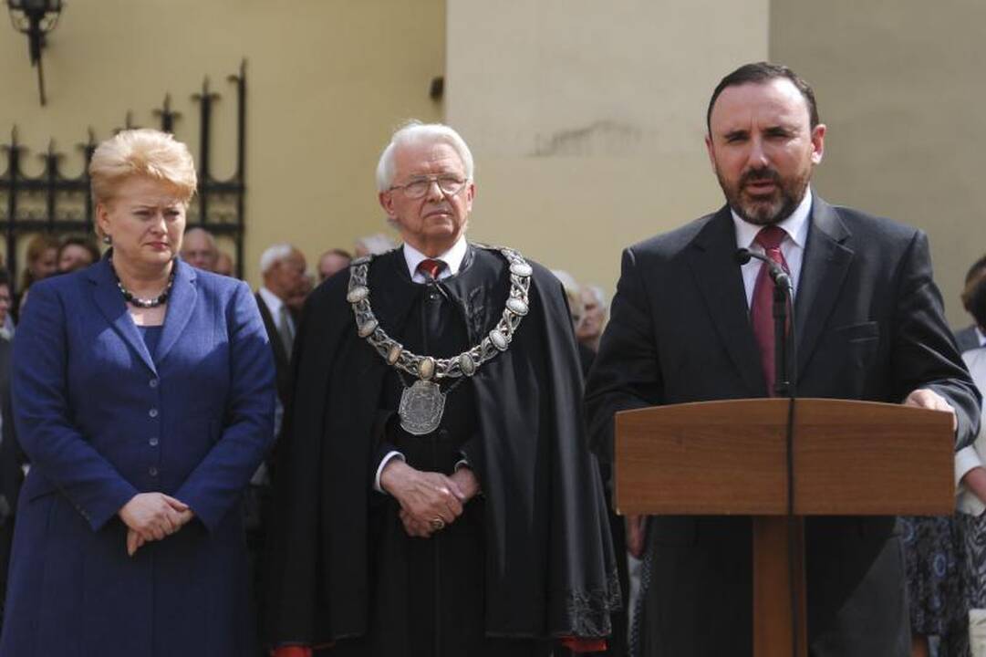 Vilniuje atidengta atminimo lenta Just.Marcinkevičiui
