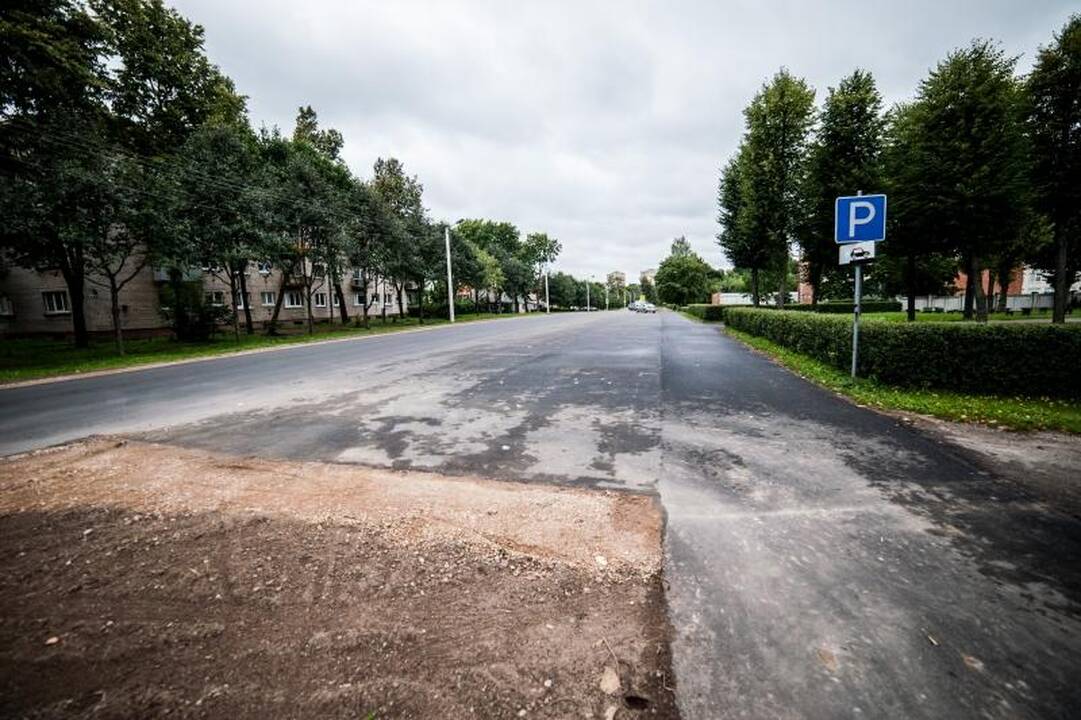Radvilėnų plentas ir po remonto – tarsi kaimo kelias