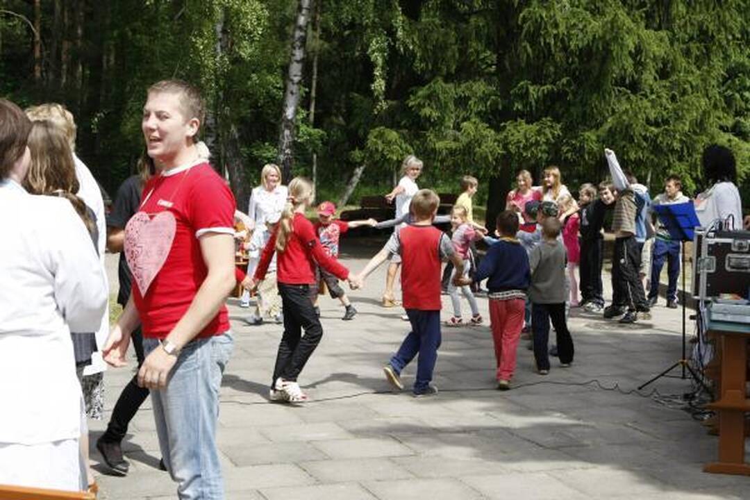 Tuberkulioze sergantiems vaikams surengta šventė 