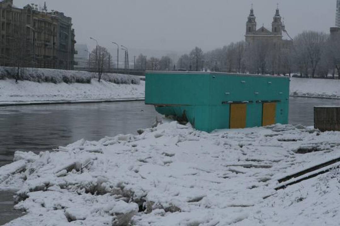 Neris beveik nuplovė meno centrą „KultFlux“ (papildyta)