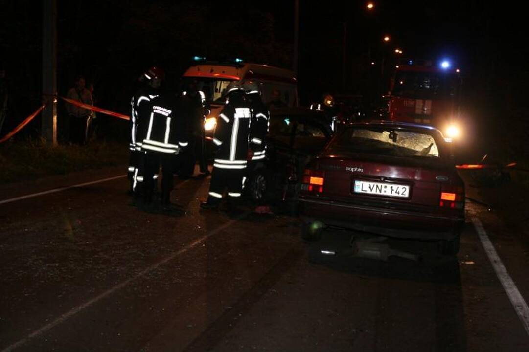 Vilniuje – kraupi automobilių kaktomuša, nukentėjo trys žmonės