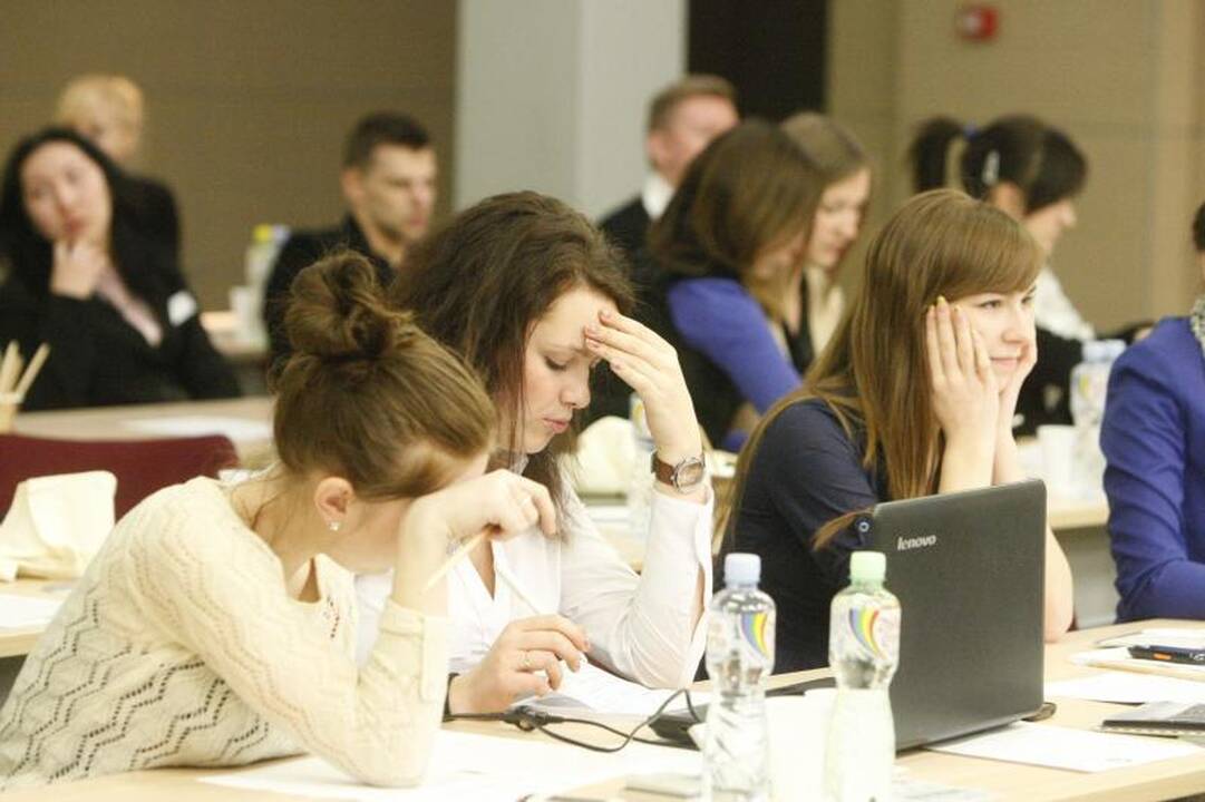 Los Andželas: kokios premjeros eksponuotos pirmąją parodos dieną?