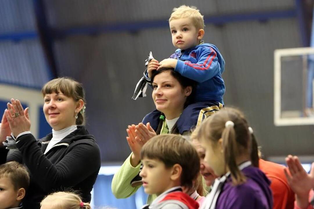 Šeimų šventėje – estefetės kartu su tėčiu ir mama