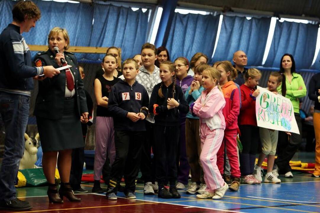 Šeimų šventėje – estefetės kartu su tėčiu ir mama
