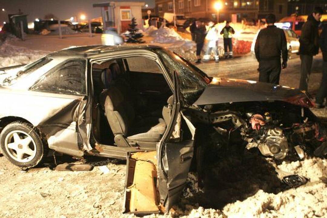 Kaune įvykusioje avarijoje apgadinti penki automobiliai (papildyta)