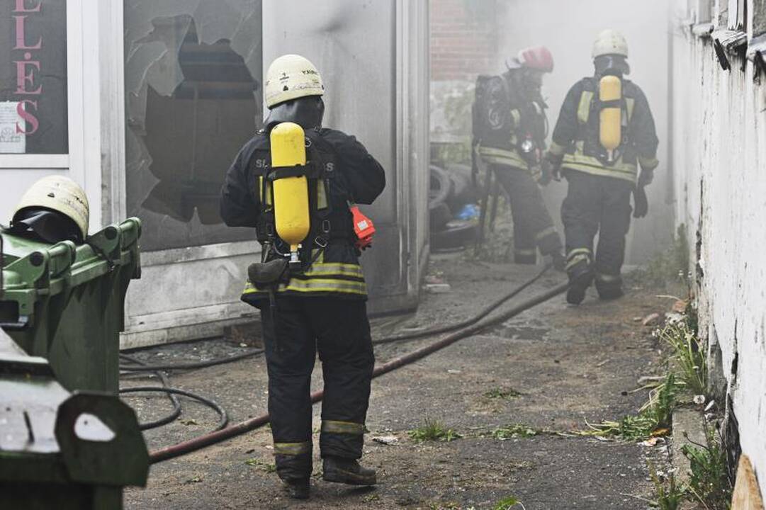 „Girstučio“ komplekse Kaune kilo gaisras, rasti dviejų žmonių lavonai