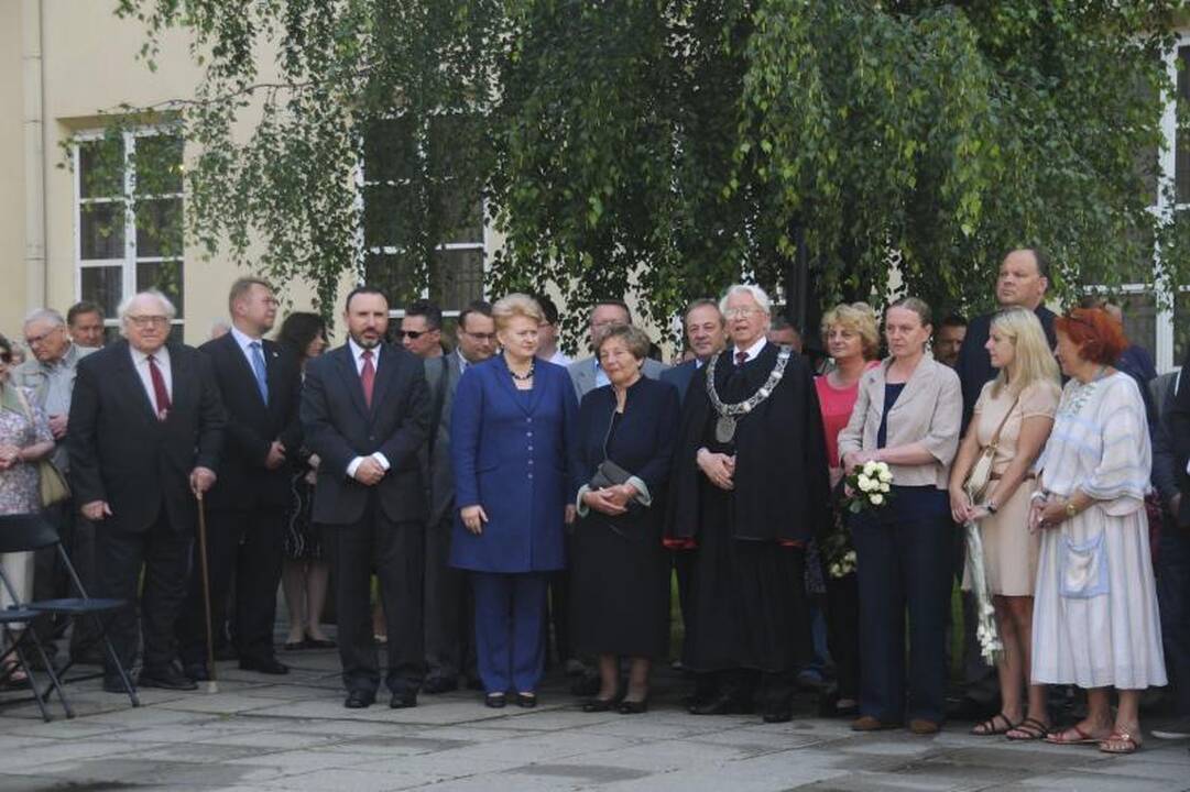 Vilniuje atidengta atminimo lenta Just.Marcinkevičiui