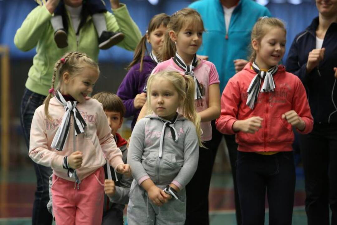 Šeimų šventėje – estefetės kartu su tėčiu ir mama