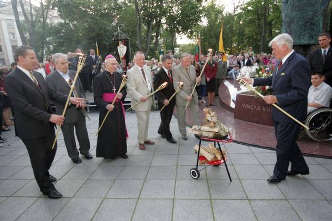 Pasaulyje suskambo Lietuvos himnas (papildyta)