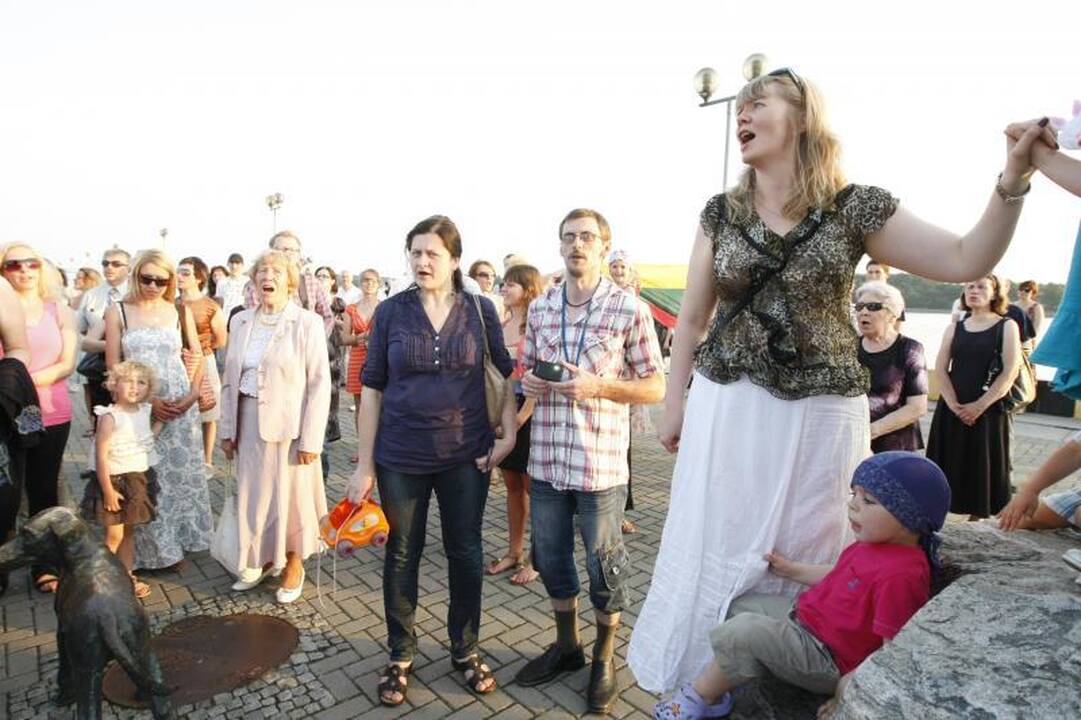 Klaipėdiečius ir miesto svečius suvienijo himnas