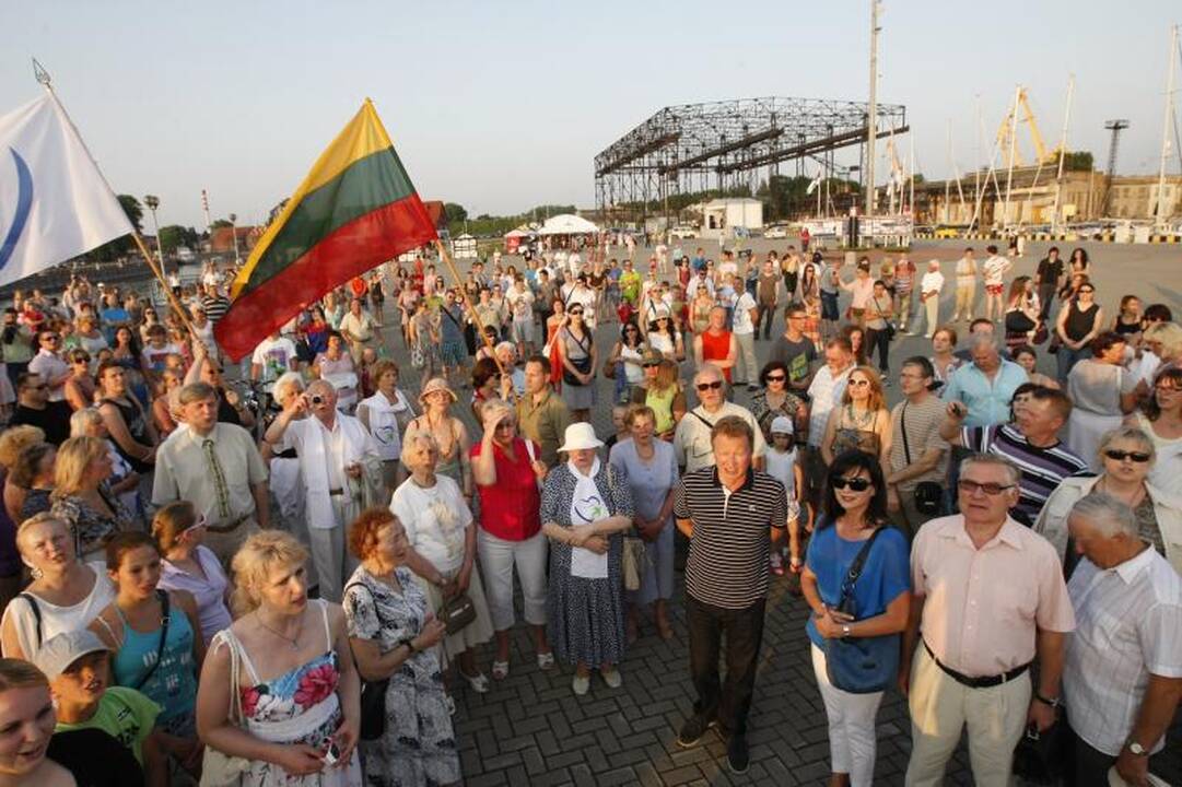 Klaipėdiečius ir miesto svečius suvienijo himnas