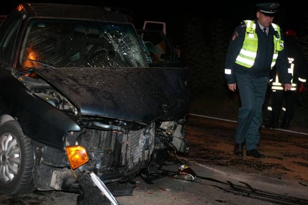 Vilniuje – kraupi automobilių kaktomuša, nukentėjo trys žmonės