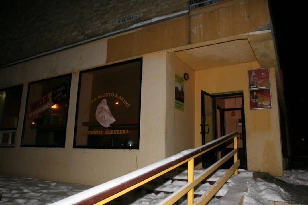 Vilniaus čeburekinę apiplėšę jaunuoliai pagrobė 20 litų