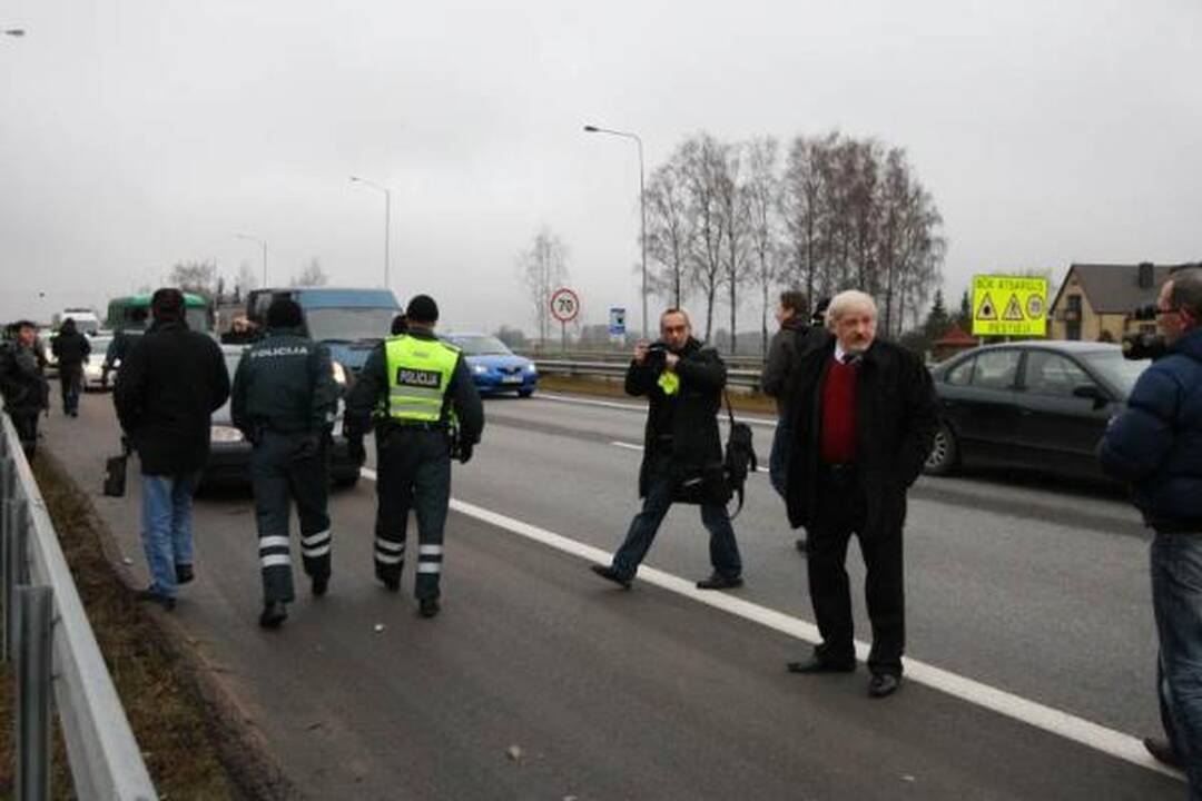 V.Šustauskas grįžo į Kauną - greitkelio blokuoti nepavyko (papildyta)