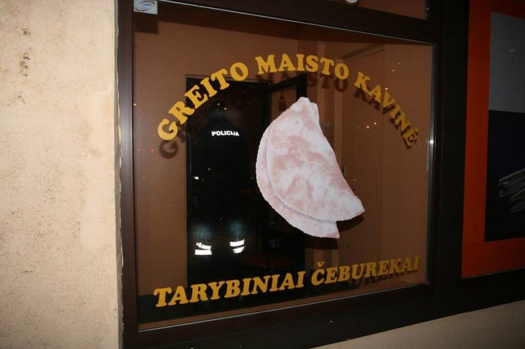 Vilniaus čeburekinę apiplėšę jaunuoliai pagrobė 20 litų