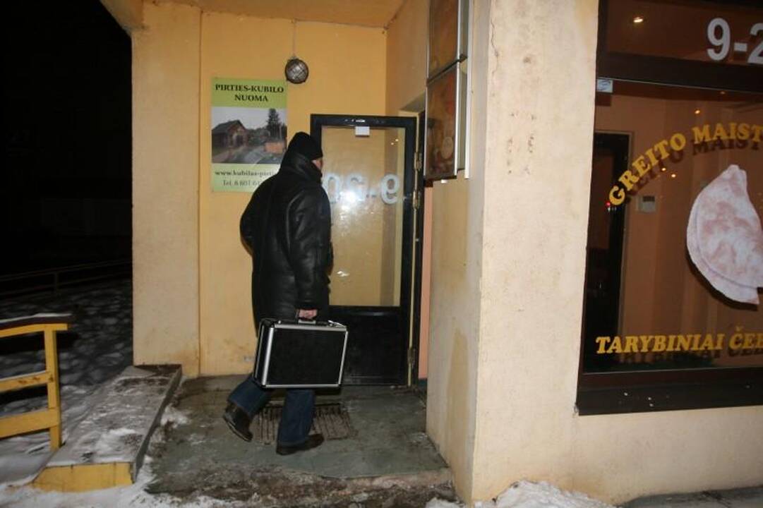 Vilniaus čeburekinę apiplėšę jaunuoliai pagrobė 20 litų