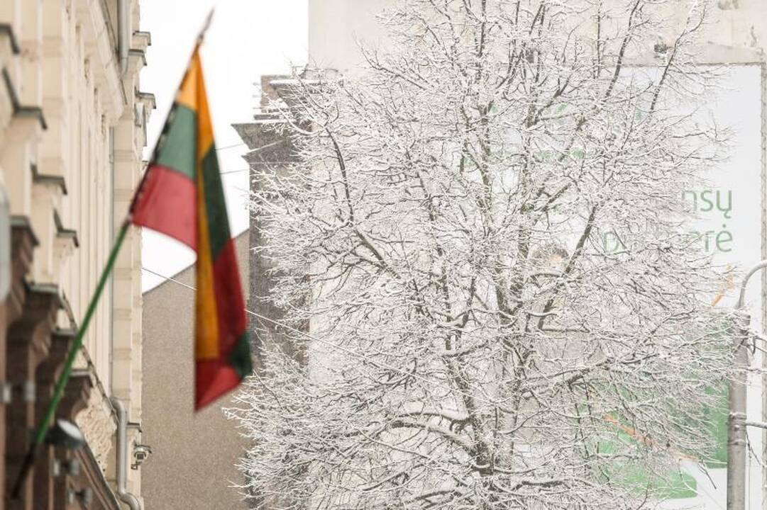Penktadienio rytas: Kauno gatvės vėl virto čiuožyklomis