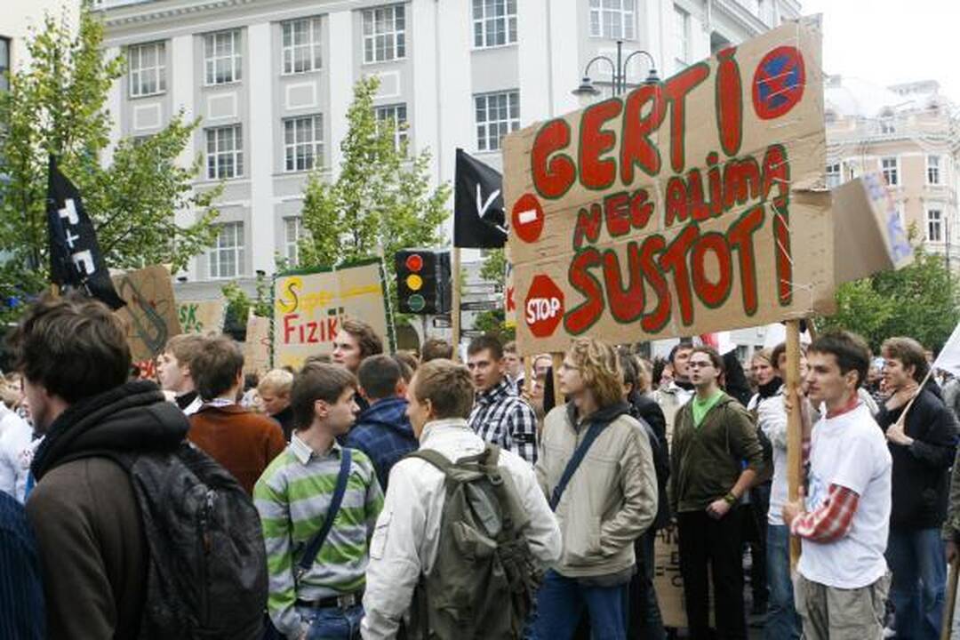 Gedimino prospektą Vilniuje užtvindė studentų eitynės
