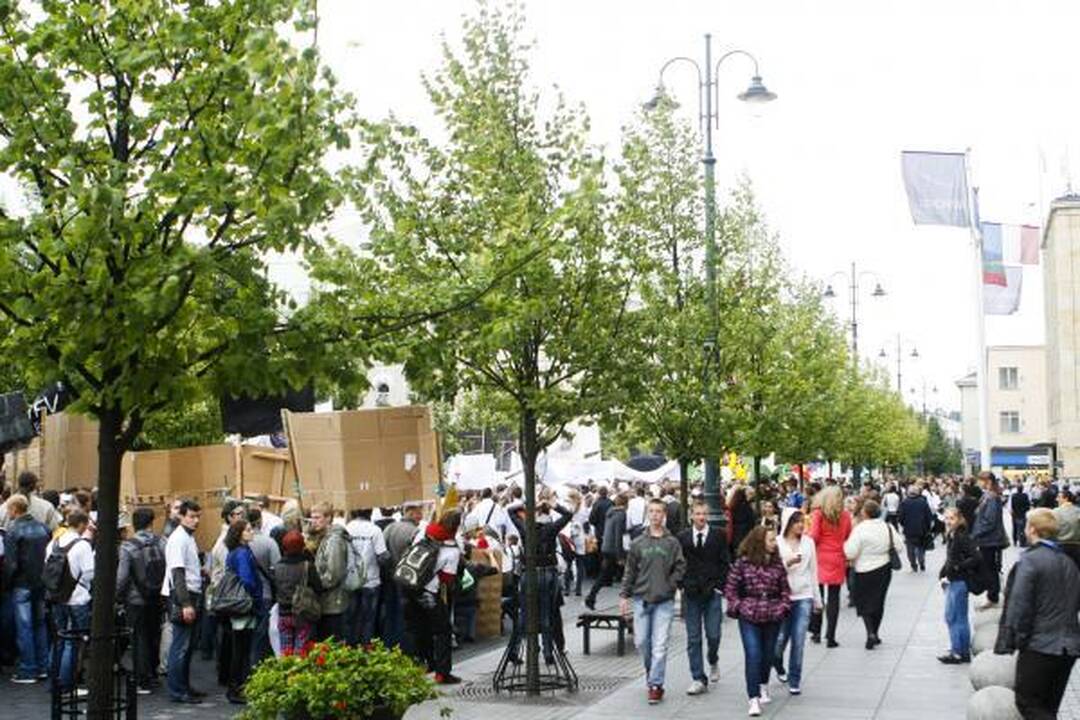 Gedimino prospektą Vilniuje užtvindė studentų eitynės
