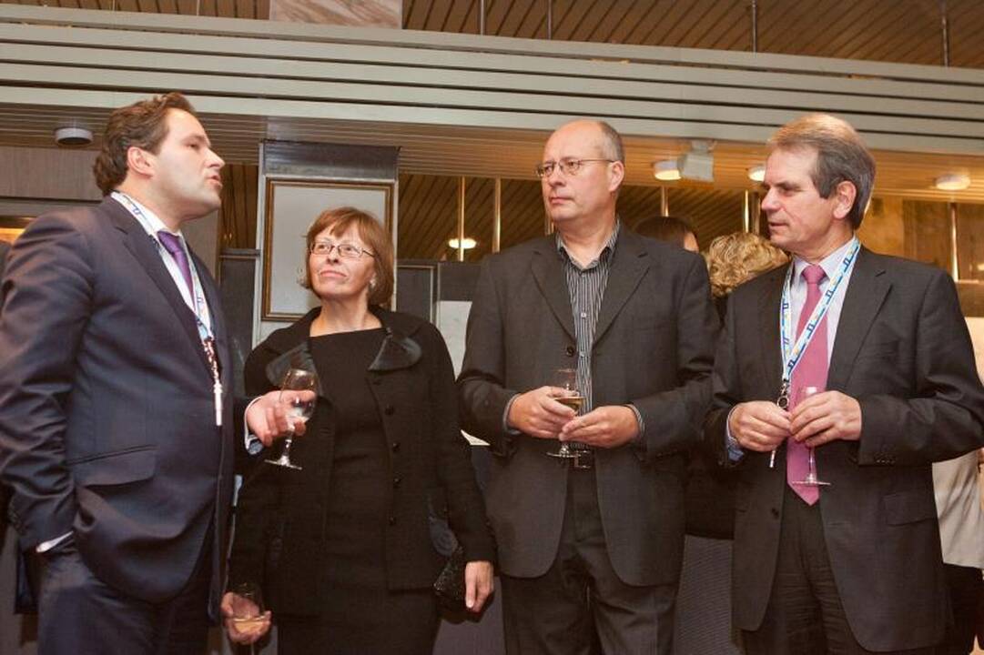 Kauno ponia spindėjo Vilniaus elito vakarėlyje