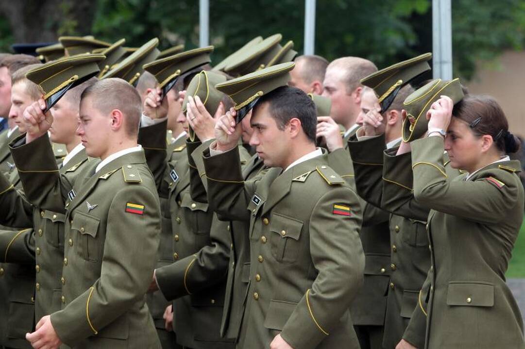 Naujuoju karo akademijos viršininku skiriamas pulkininkas E.Vosylius