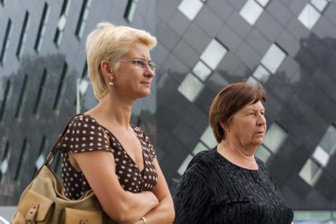 Atvykusi į teismą, N.Venckienė aplankė ir badautojus