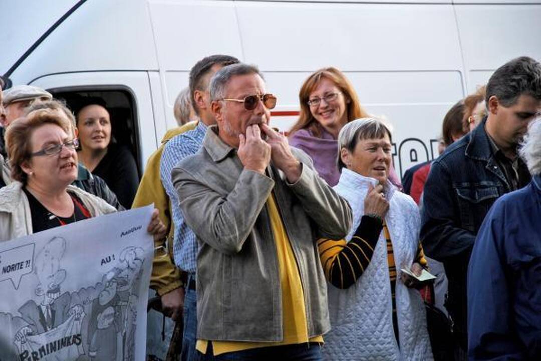 Bendrijos „Bandužiai“ nariai mitingavo dėl pirmininko pašalinimo