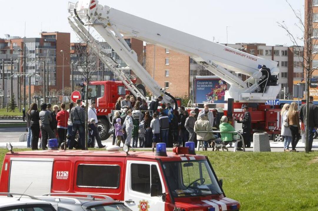 Klaipėdos merą gelbėjo ir ugniagesiai, ir medikai