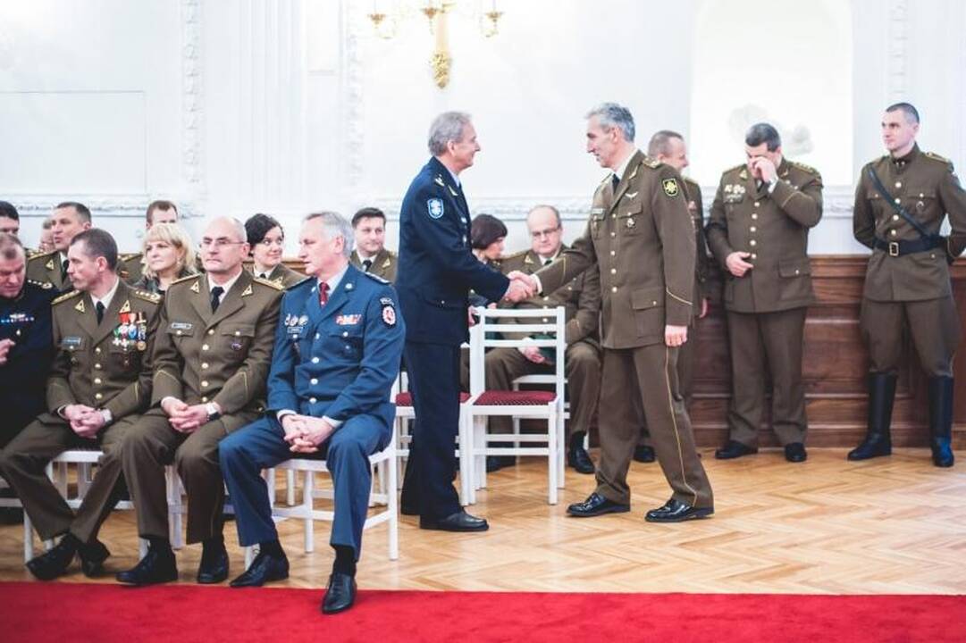Nežinomo kareivio kapą nuklojo glėbiai gėlių