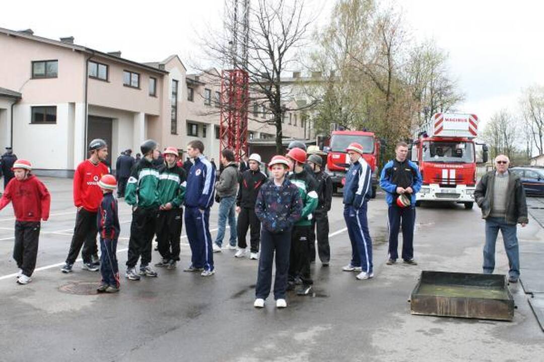 Šv. Florijono dieną Klaipėdos ugniagesiai šventė kukliai