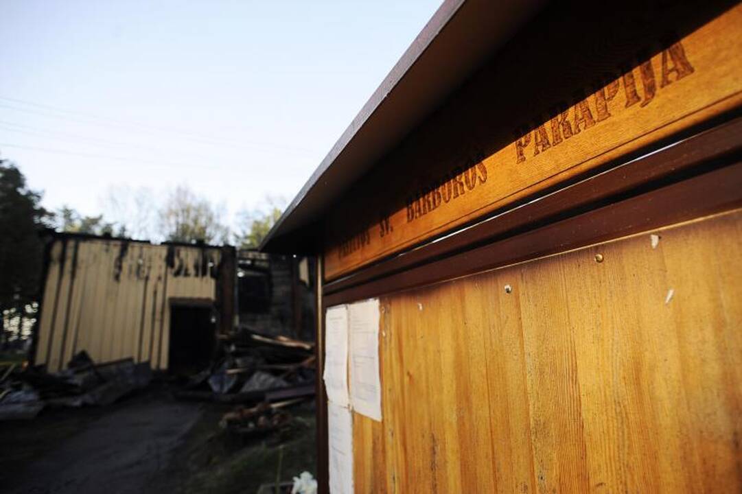 Paštuvos bažnyčios gaisras: gyventojai rauda ir ieško kaltininkų
