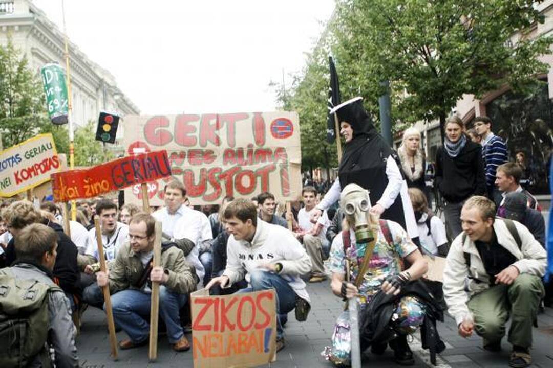 Gedimino prospektą Vilniuje užtvindė studentų eitynės