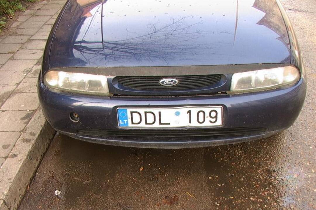 Vairuotojas Klaipėdoje nuvertė stovos skaitiklį