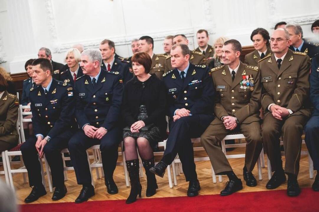 Nežinomo kareivio kapą nuklojo glėbiai gėlių