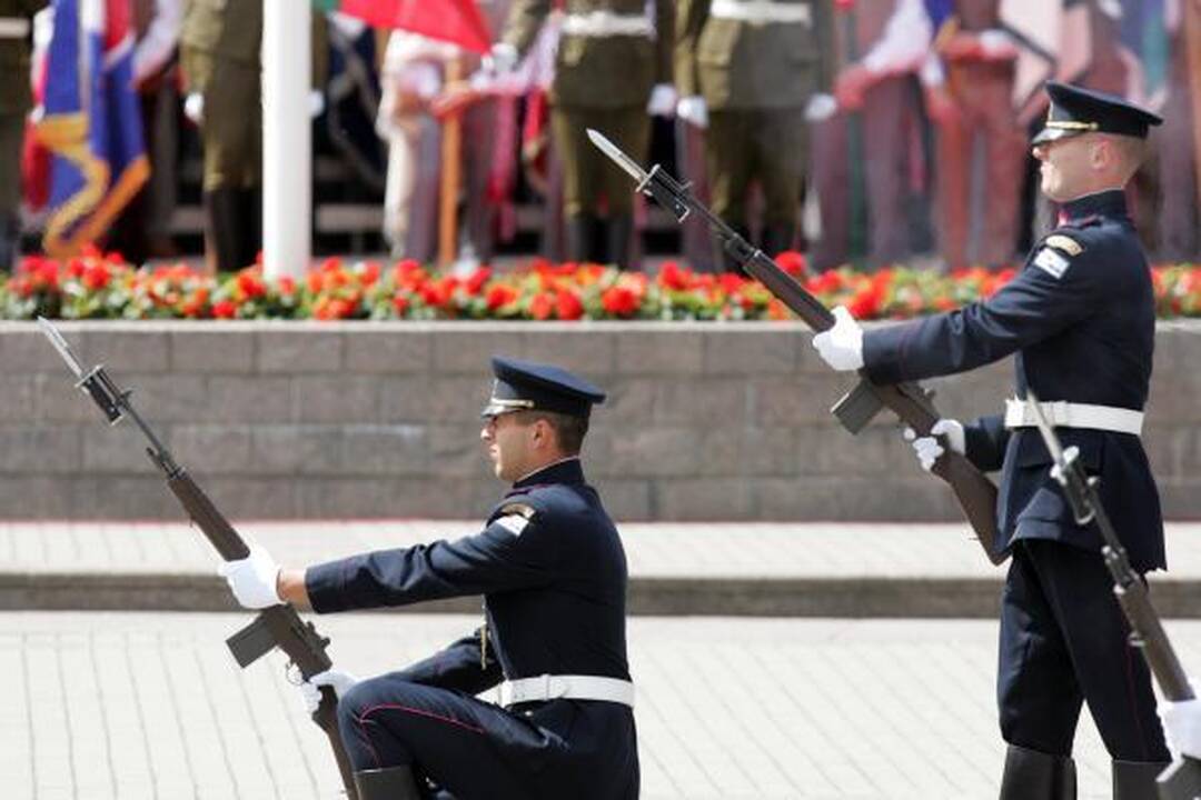 Lietuva iškilmingai atvėrė naujo tūkstantmečio duris (papildyta)