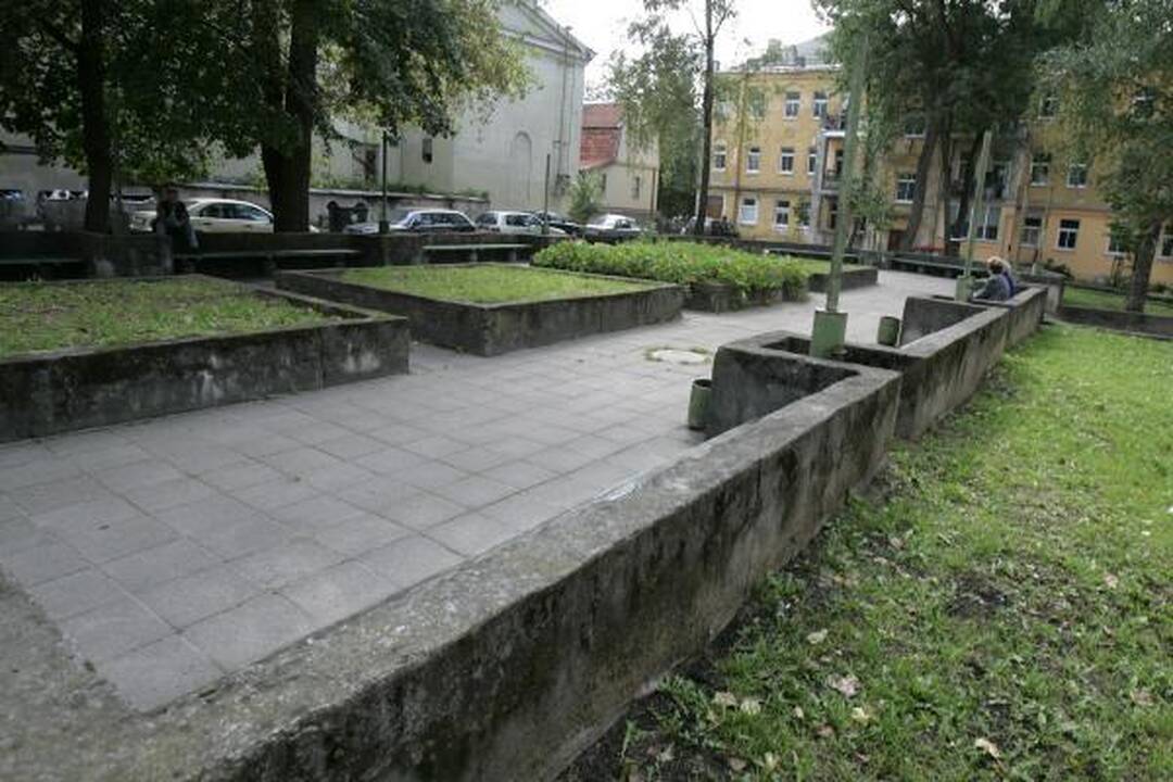 J.Ivanauskaitės skveras laukia katino