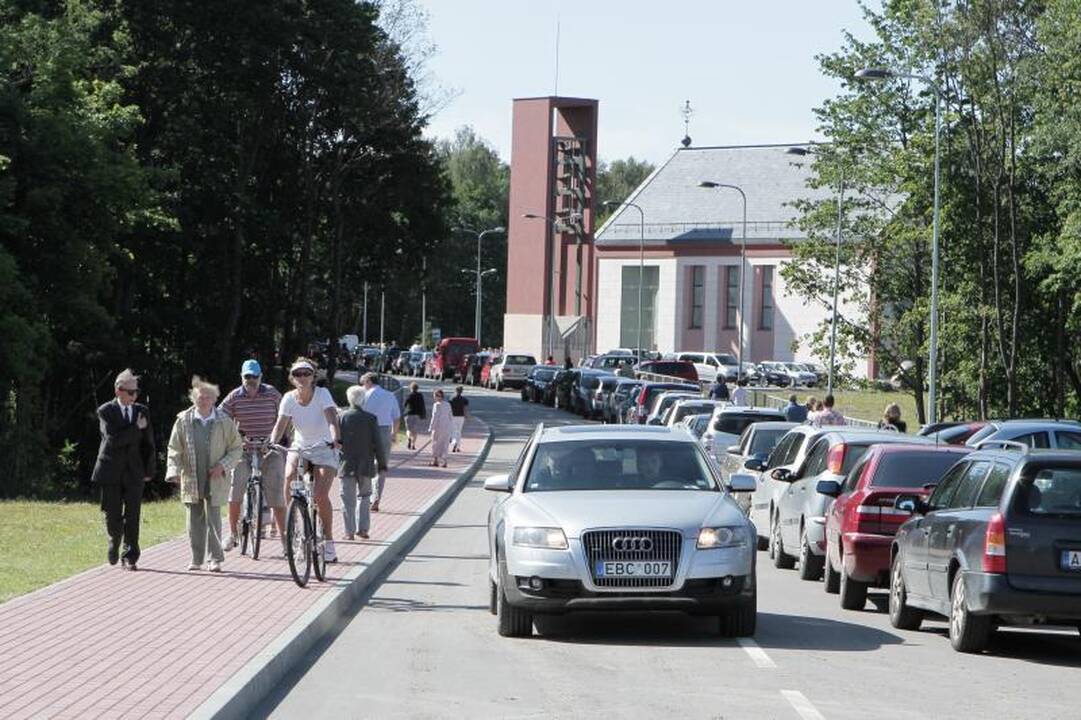 Klaipėdoje vyskupas pašventino onkologijos centro bažnyčią