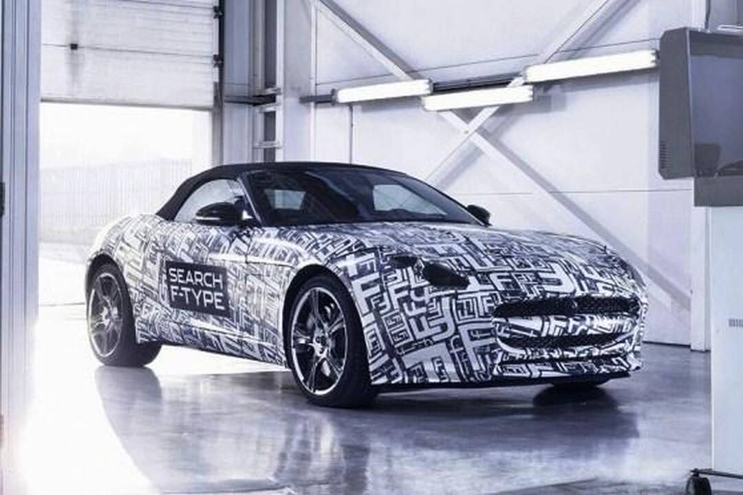 „Jaguar“ gamins sportinius automobilius „F-Type“