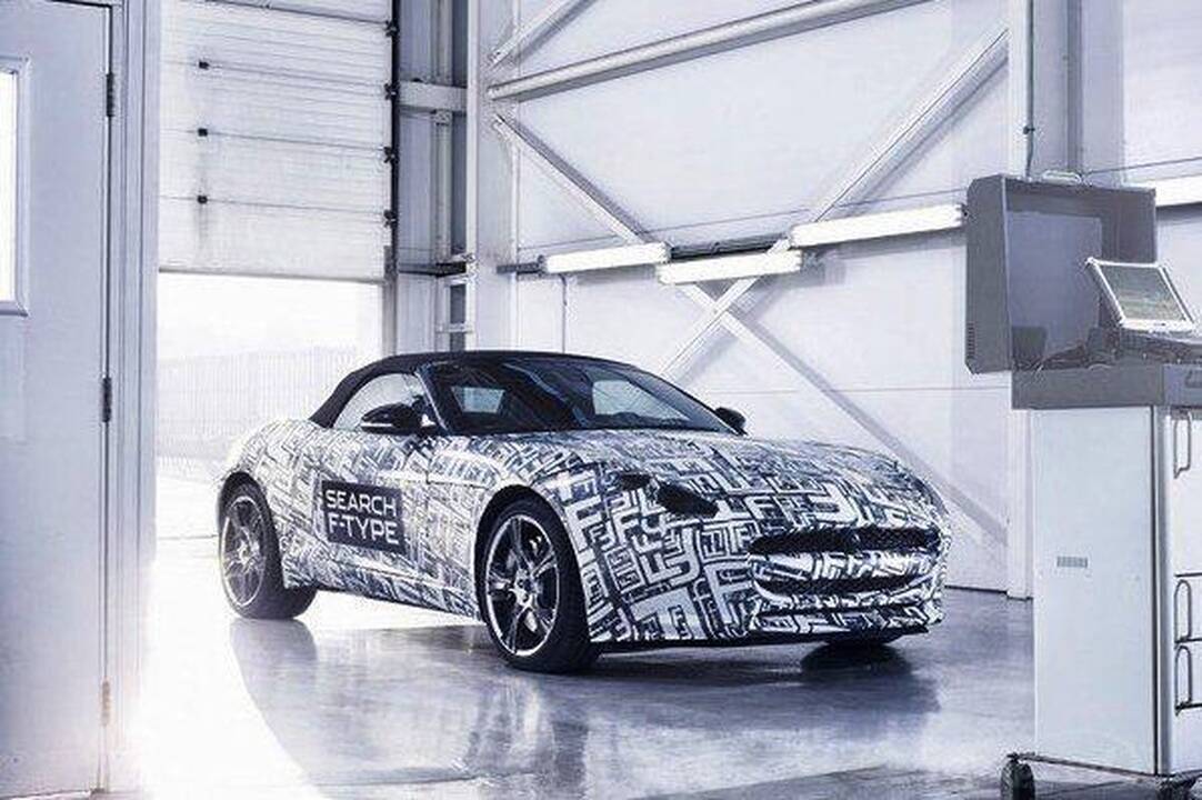 „Jaguar“ gamins sportinius automobilius „F-Type“