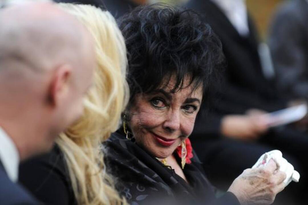 Mirė aktorė Elizabeth Taylor (papildyta)