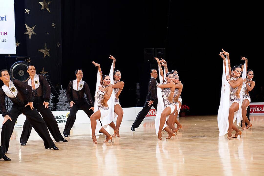 Pasaulio šokių čempionate triumfavo „Žuvėdra“