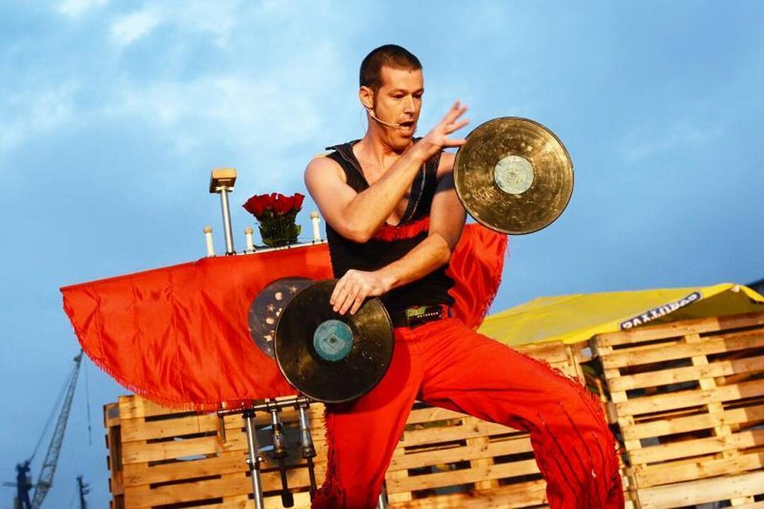 Festivalio „Stebuklų šalis“ dalyviai nepabūgo lietaus