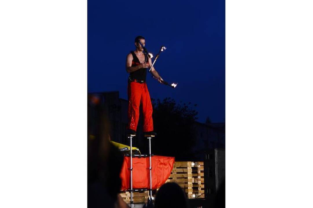 Festivalio „Stebuklų šalis“ dalyviai nepabūgo lietaus